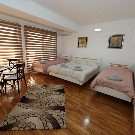 Apartments Una Ohrid Esterno foto