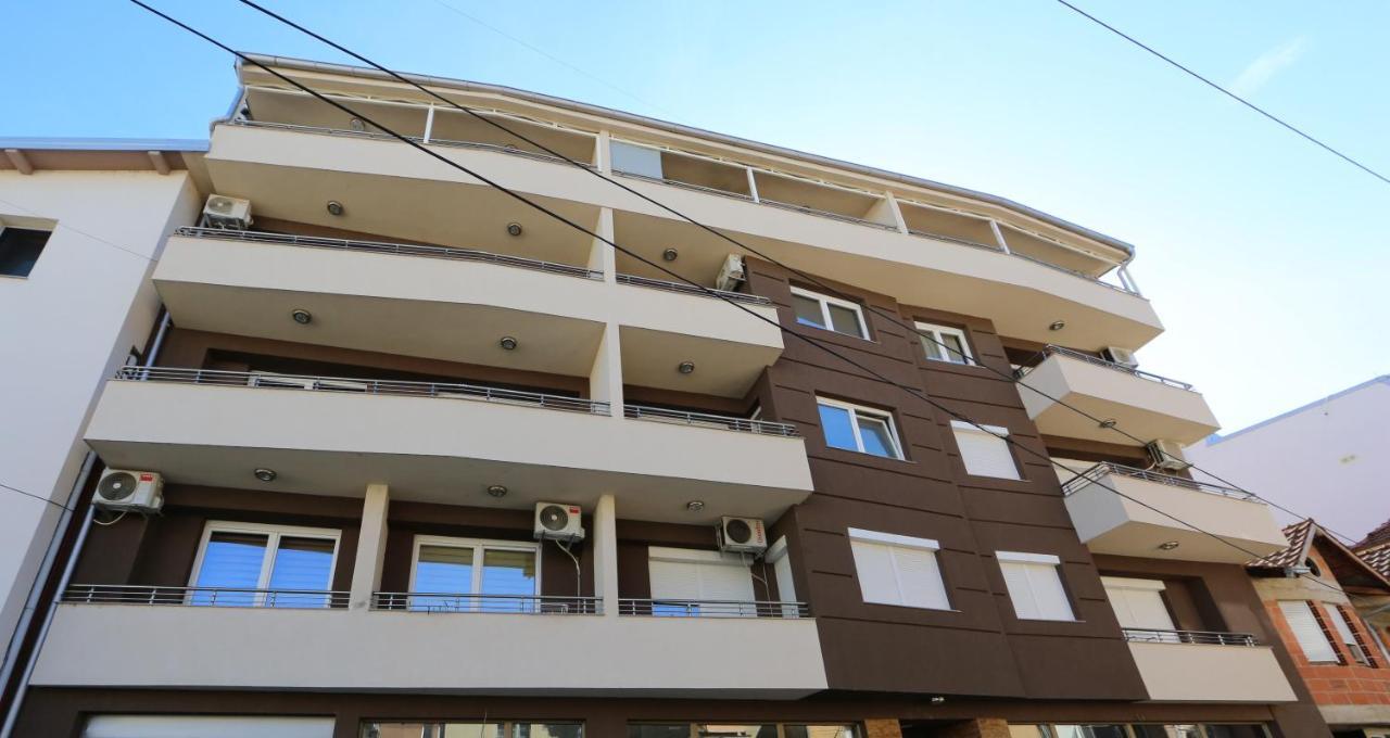 Apartments Una Ohrid Esterno foto