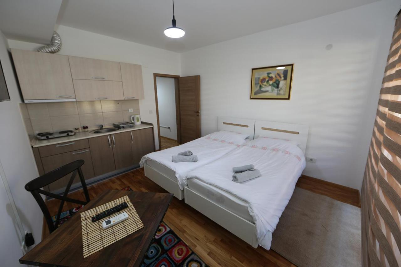 Apartments Una Ohrid Esterno foto