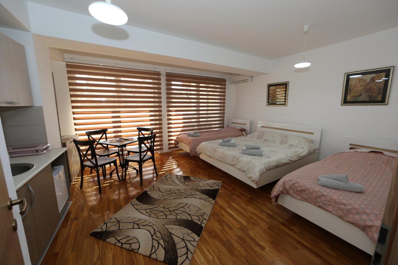 Apartments Una Ohrid Esterno foto