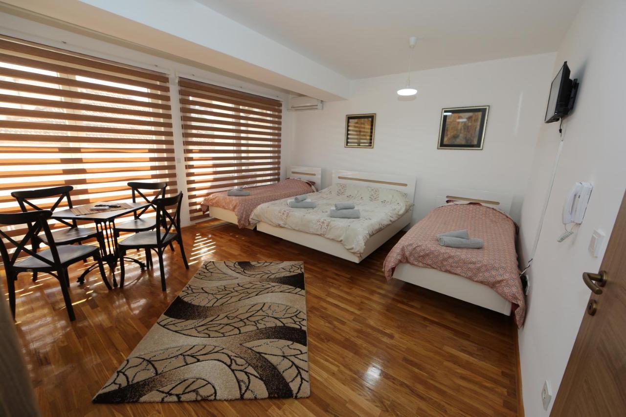 Apartments Una Ohrid Esterno foto